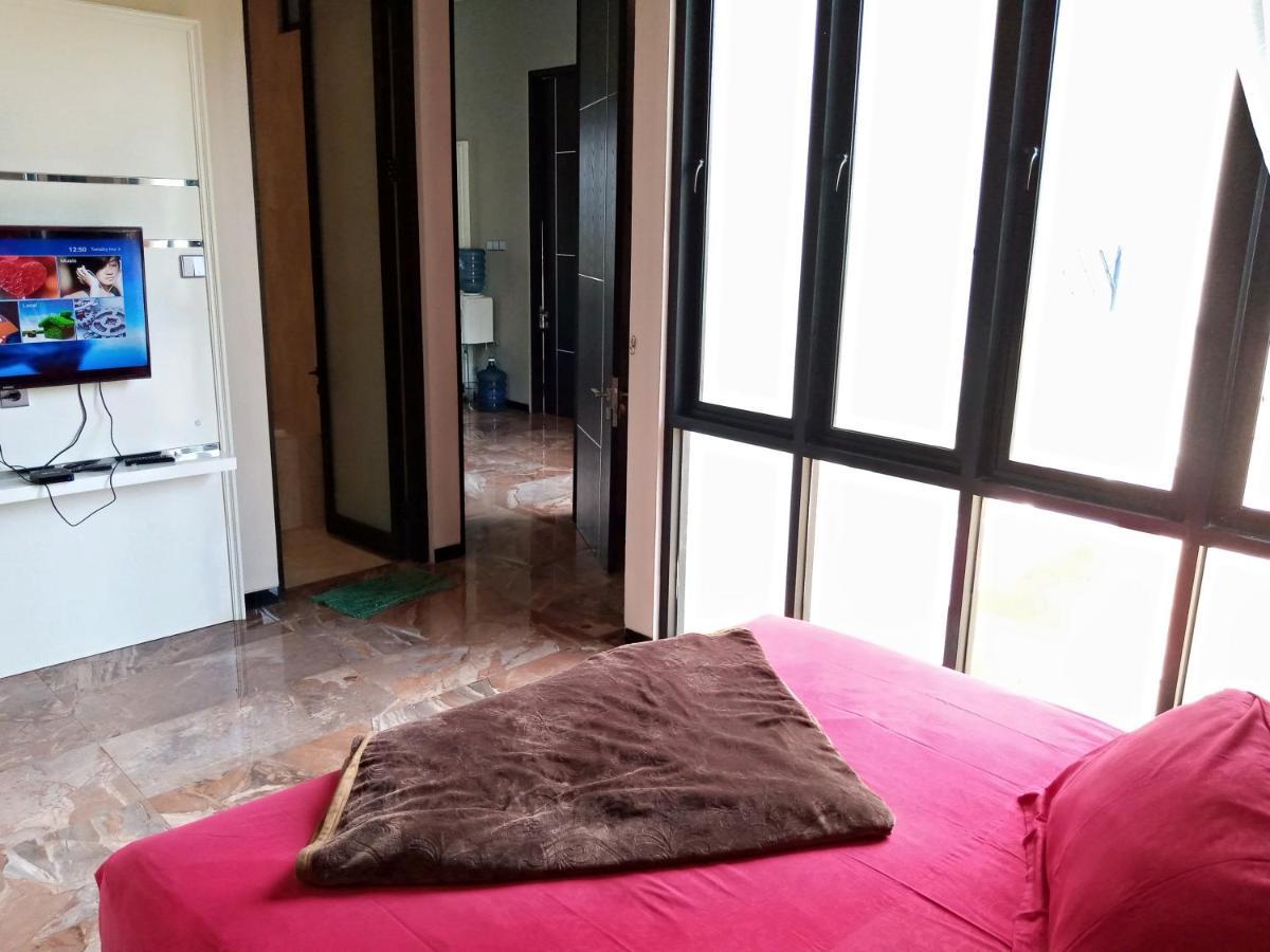 Villa Valencia Batu  Extérieur photo