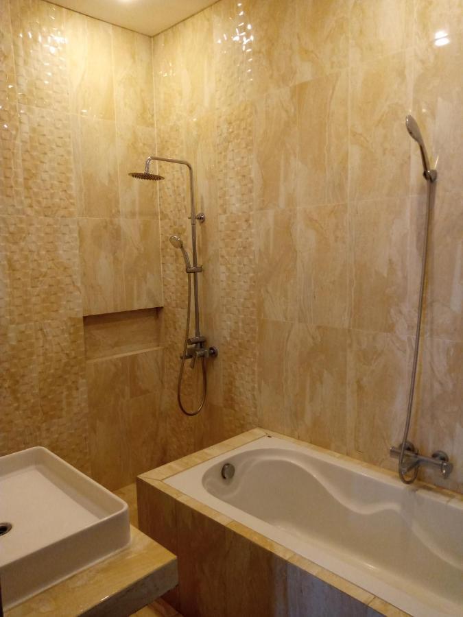 Villa Valencia Batu  Extérieur photo